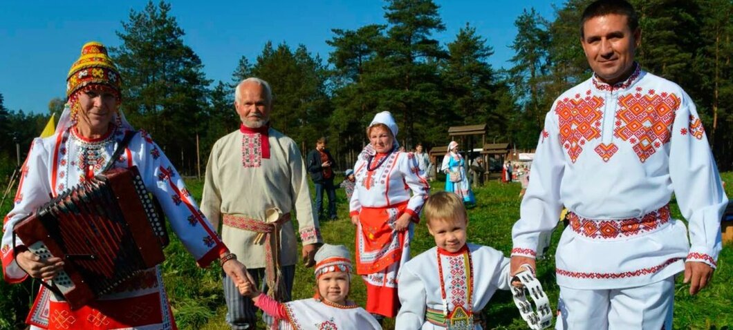 Источник: https://wiki-karelia.ru/articles/kultura-regiona/vod-ischezaiushchii-narod-rossii/