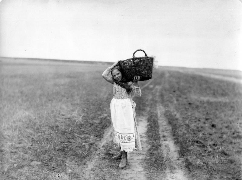 Крестьянская девочка 1900-е. Мазурин Алексей Сергеевич