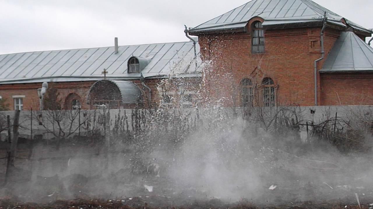 Взрыв нитроглицерина (6-6.5 мл) в ведре с водой