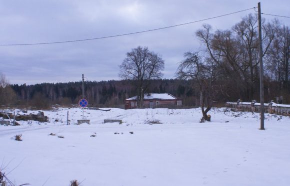 С 1996 имеет статус подворья Введенской Островной женской пустыни.