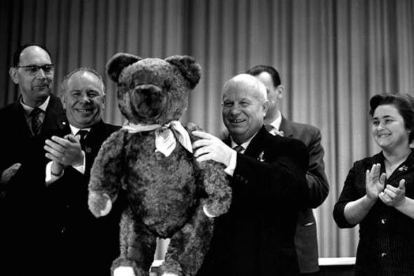 Путин рассекречивает документ показывающий, что СССР хотел вступить в НАТО в 1954 году!